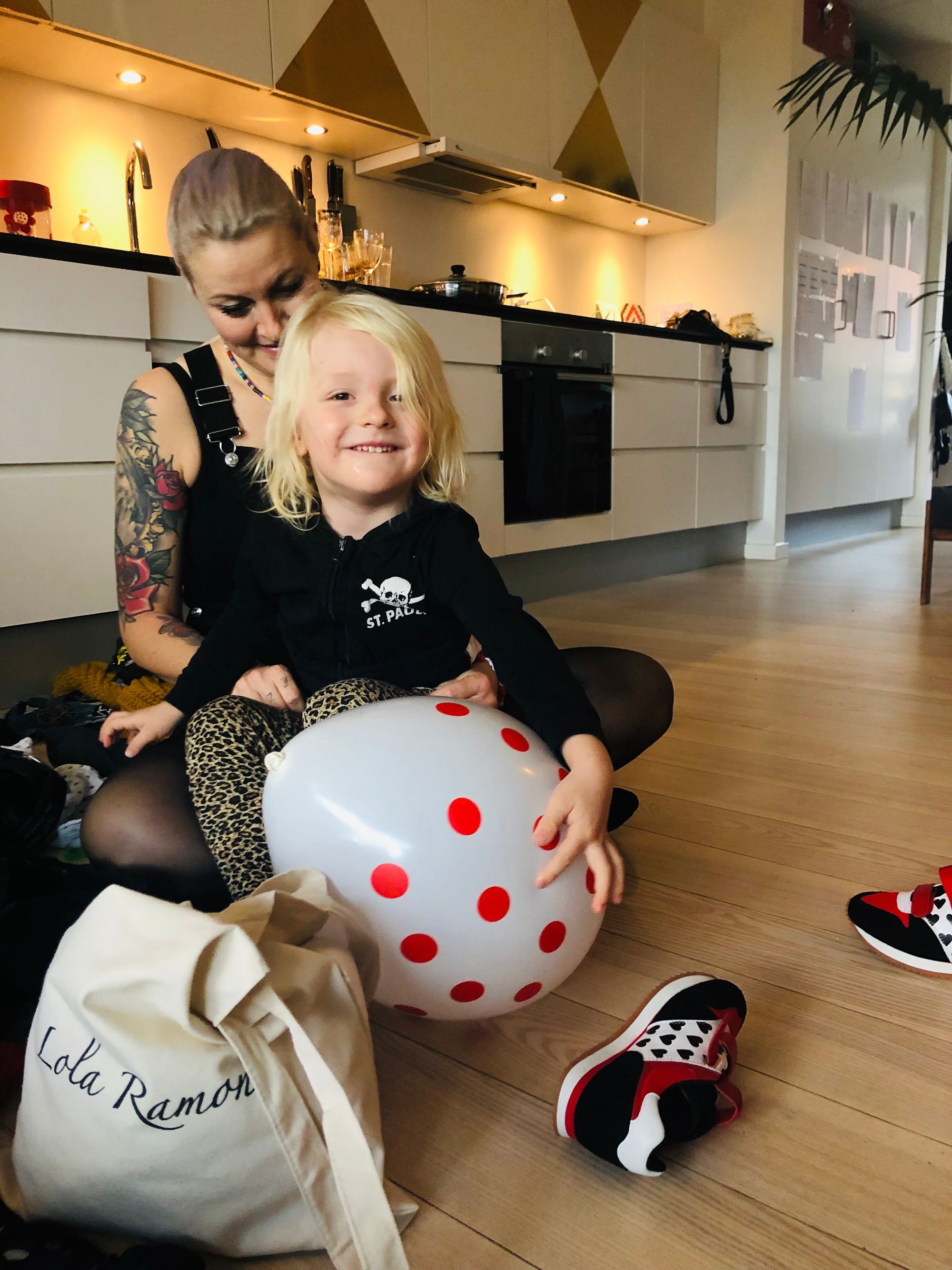 Ozzy and the shoe