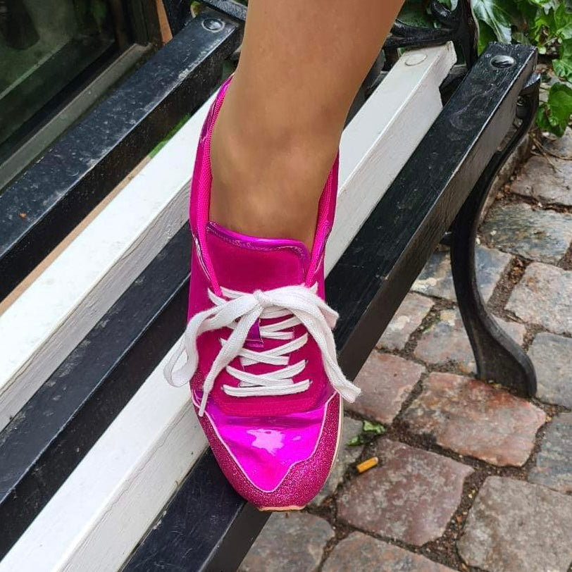 Serena Shocking pink - Pre order - Delivery Mid June