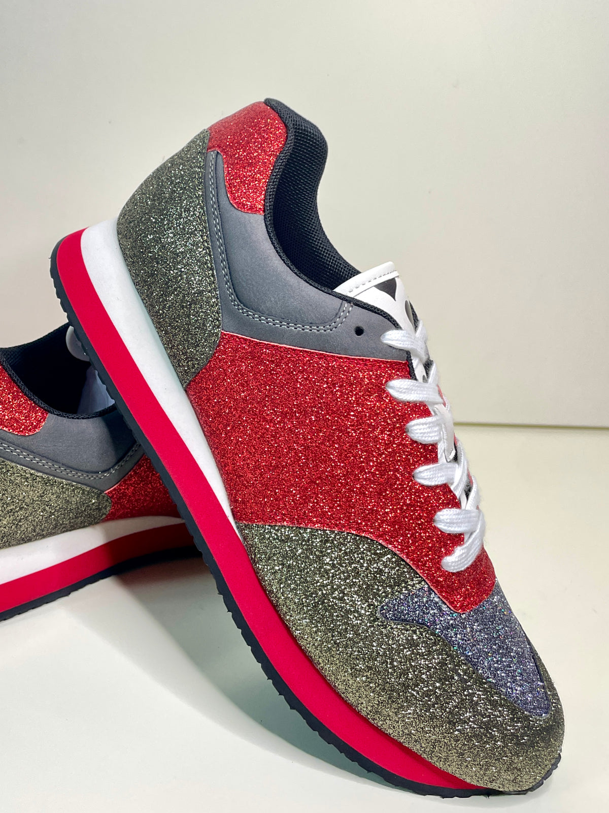 Serena | UNICORN Glitter Bombshell