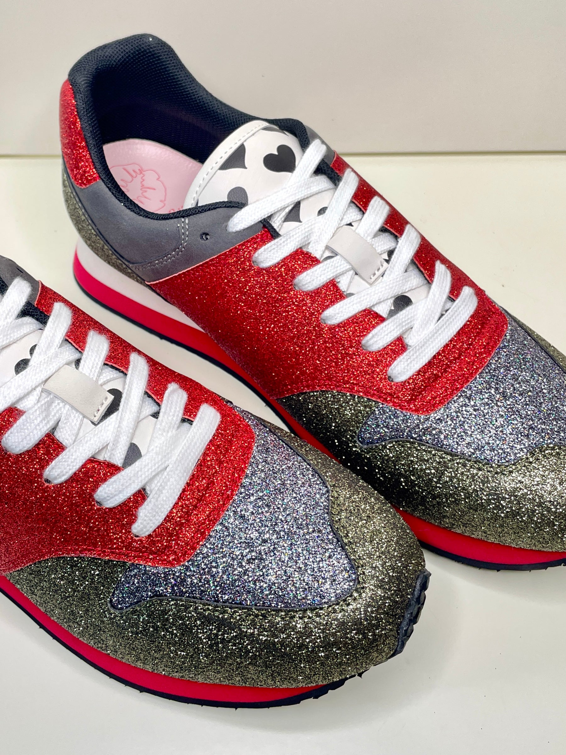 Serena | UNICORN Glitter Bombshell