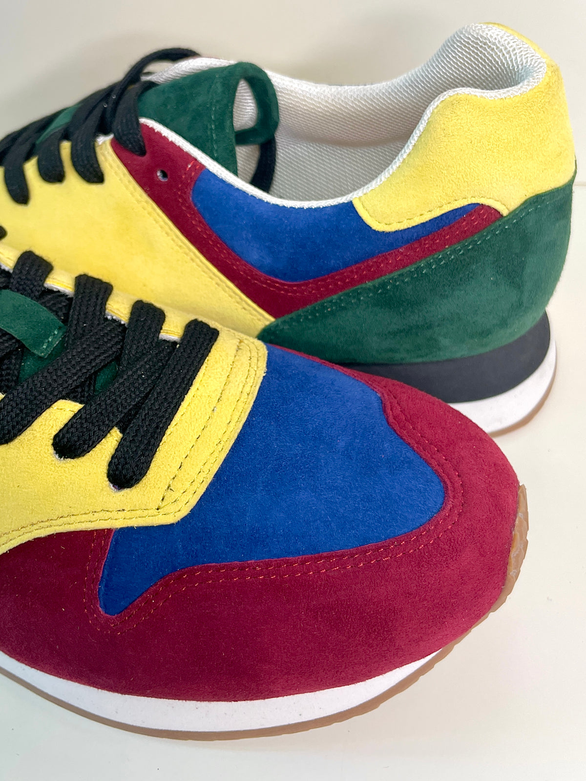 Serena | UNICORN A Colourful Dream of Suede