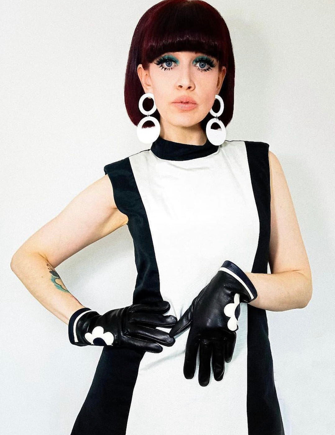 Black Daisy gloves