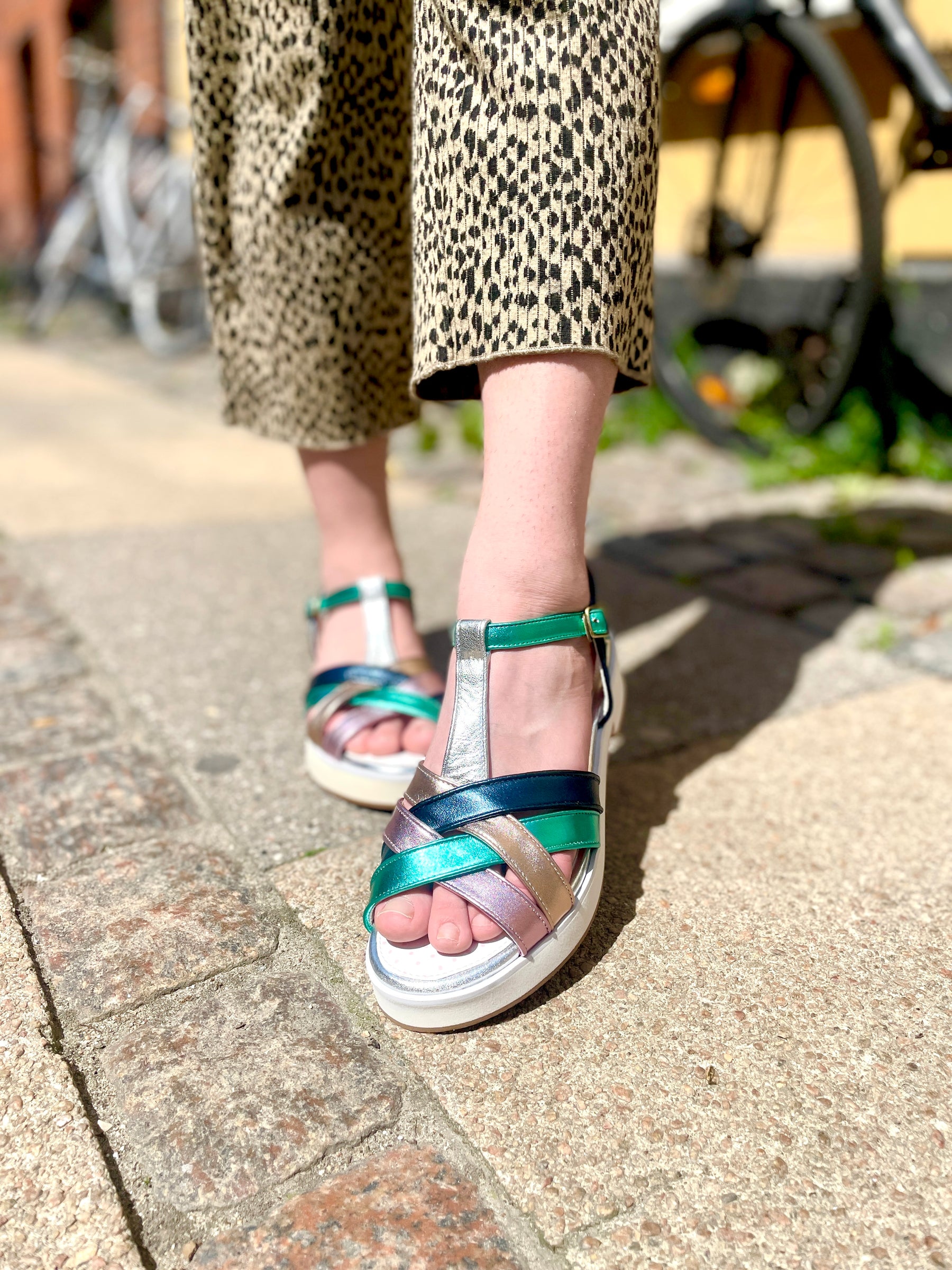 Ellie Metallic