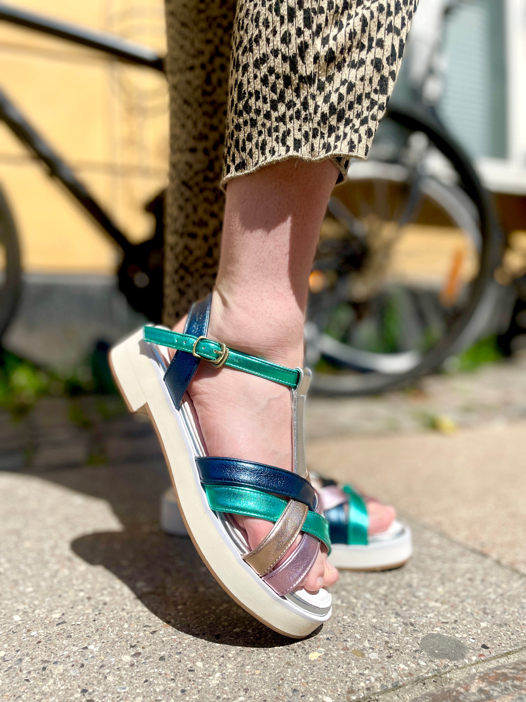 Ellie Metallic