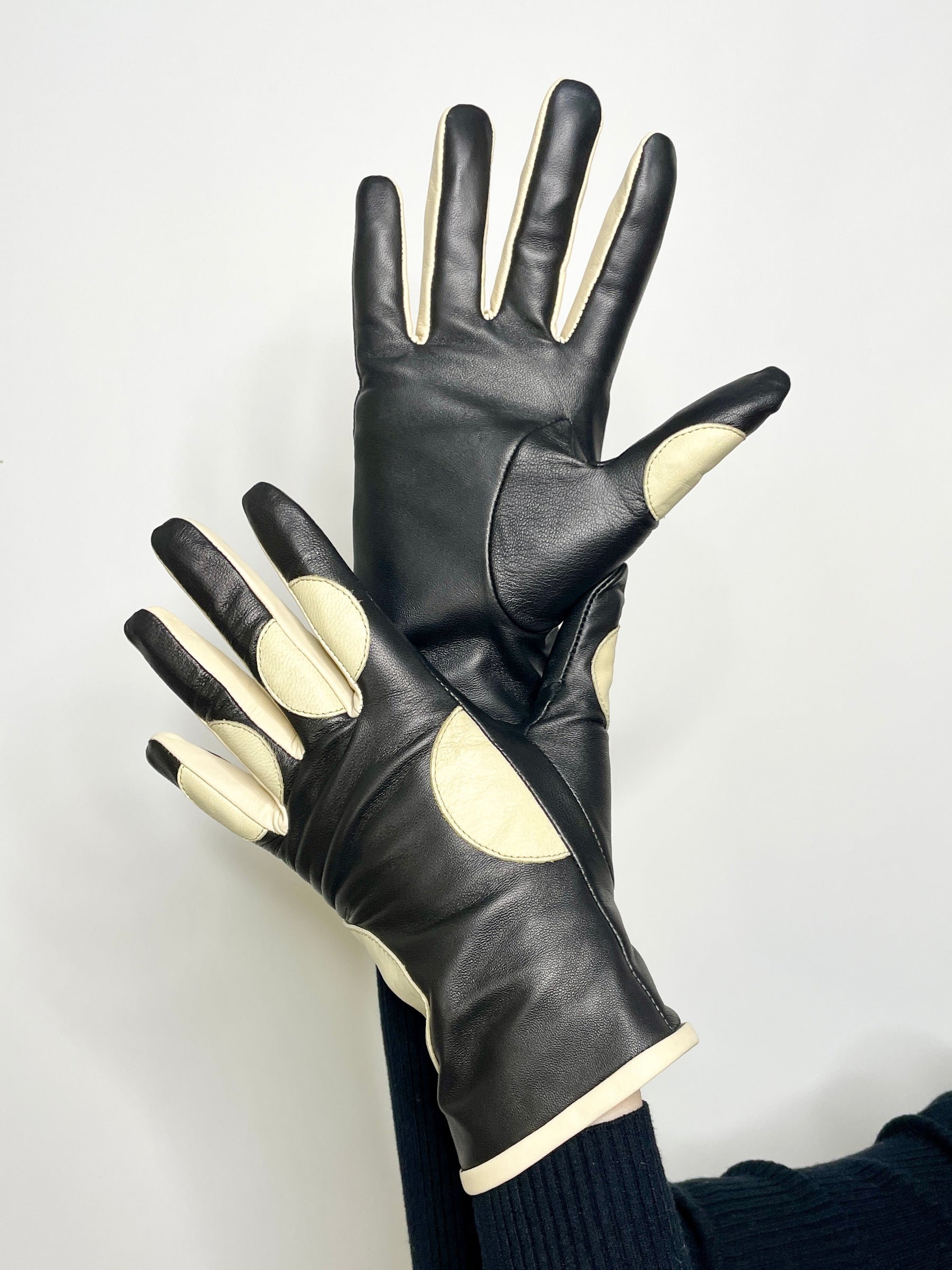 Gloves Dottie Dots - Black/Cream