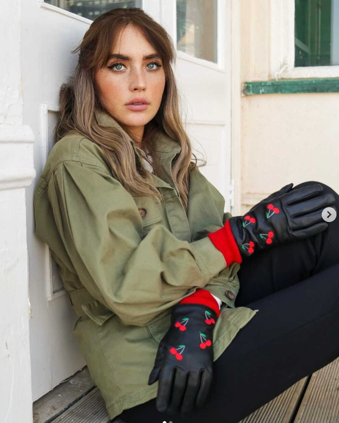 Cherry gloves