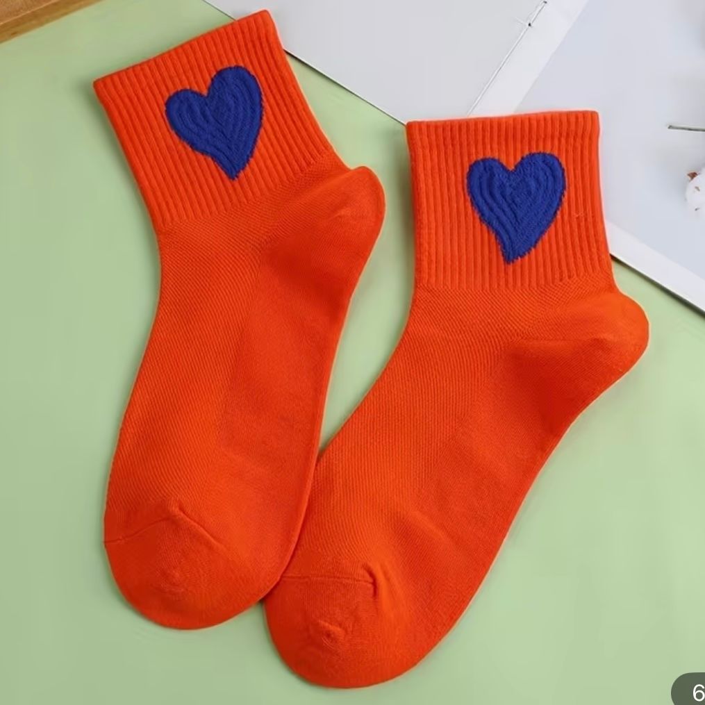 Hearts Red - Mid Leg Socks