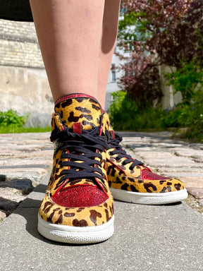 Noemi Hi - Small imperfections!