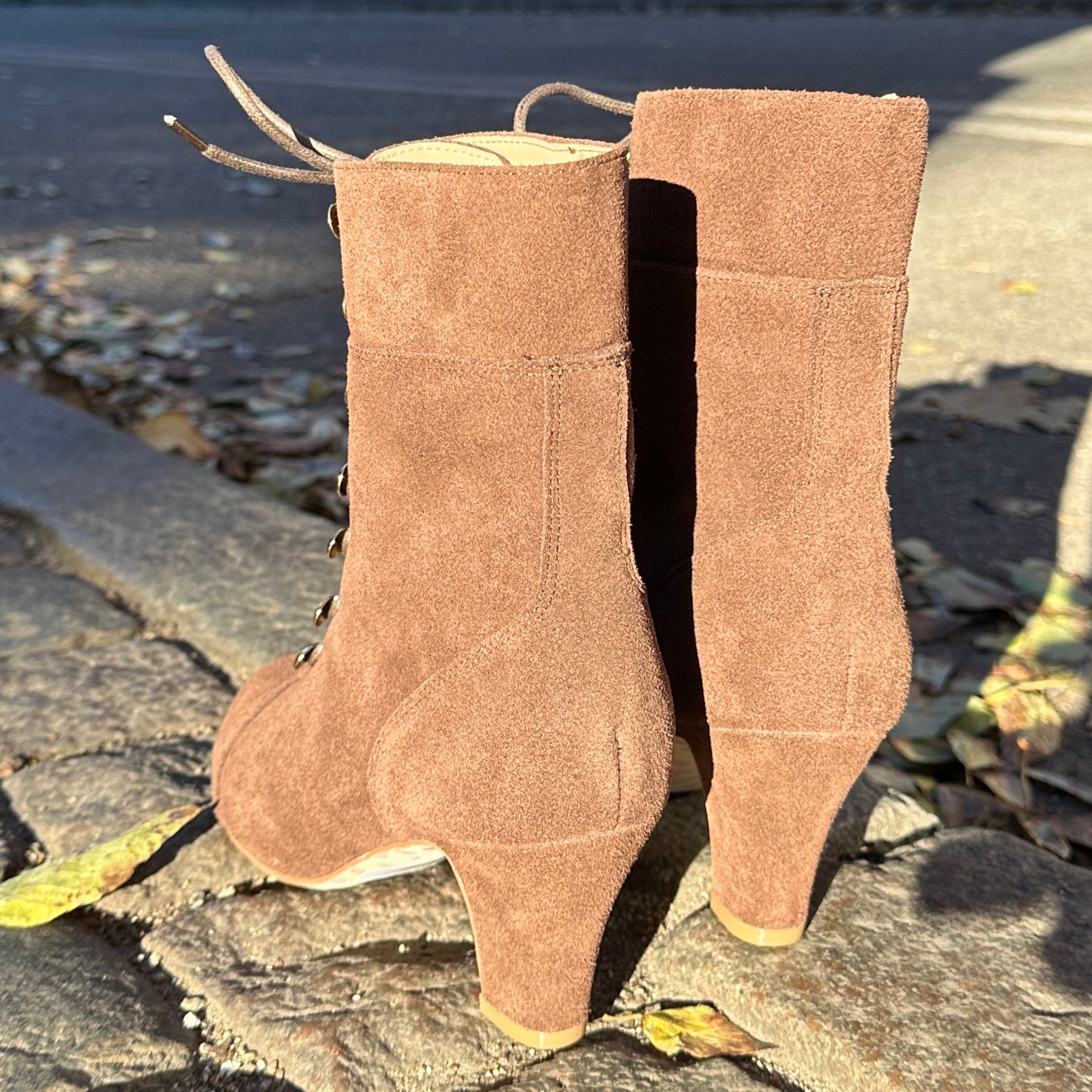 Ava On My Way - Brown