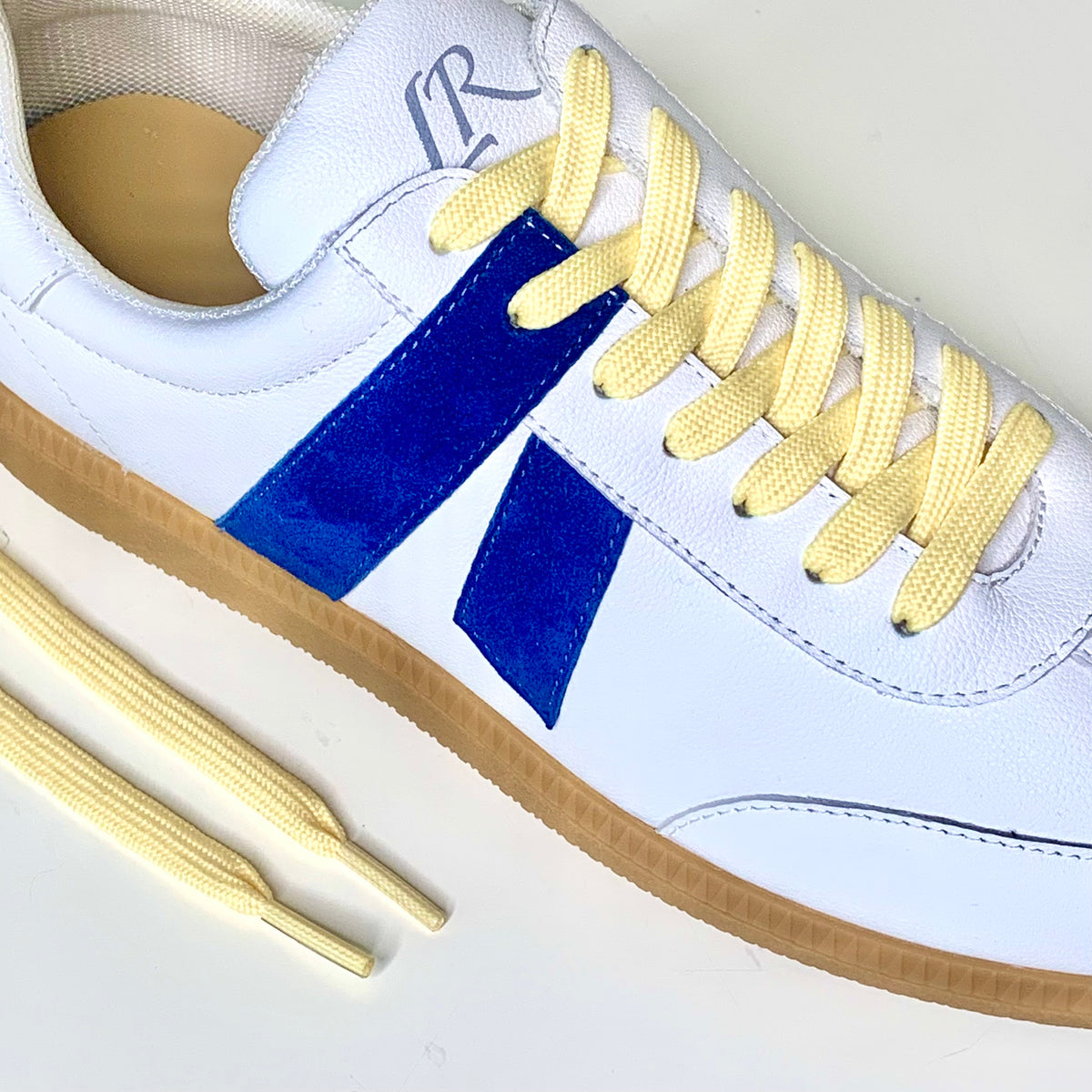Eggnog Yellow Laces