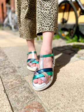 Ellie Metallic