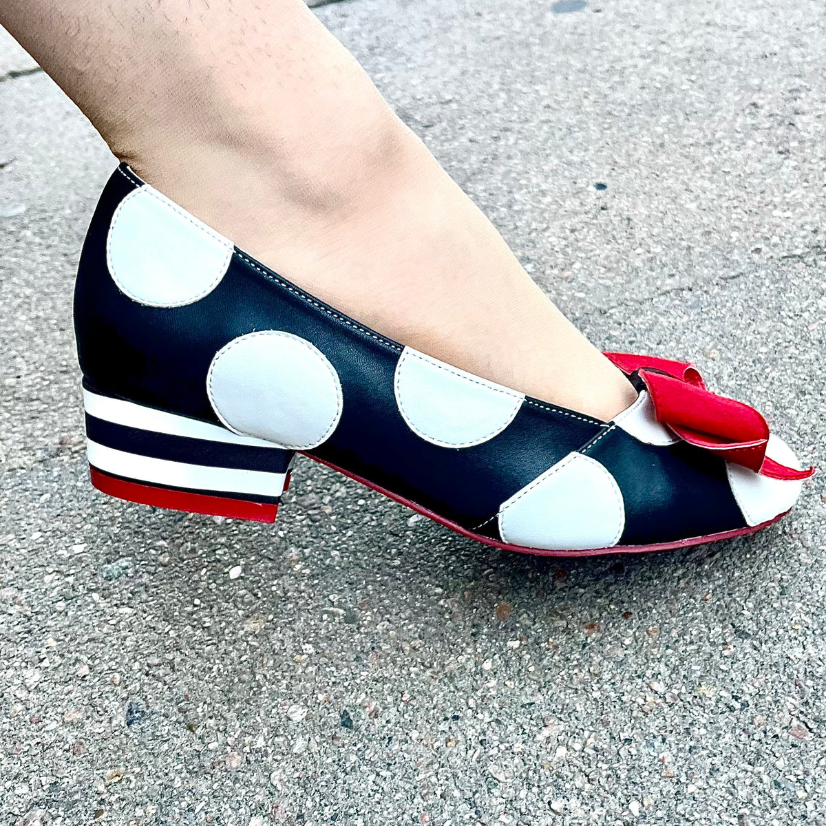 Alice Big Dots