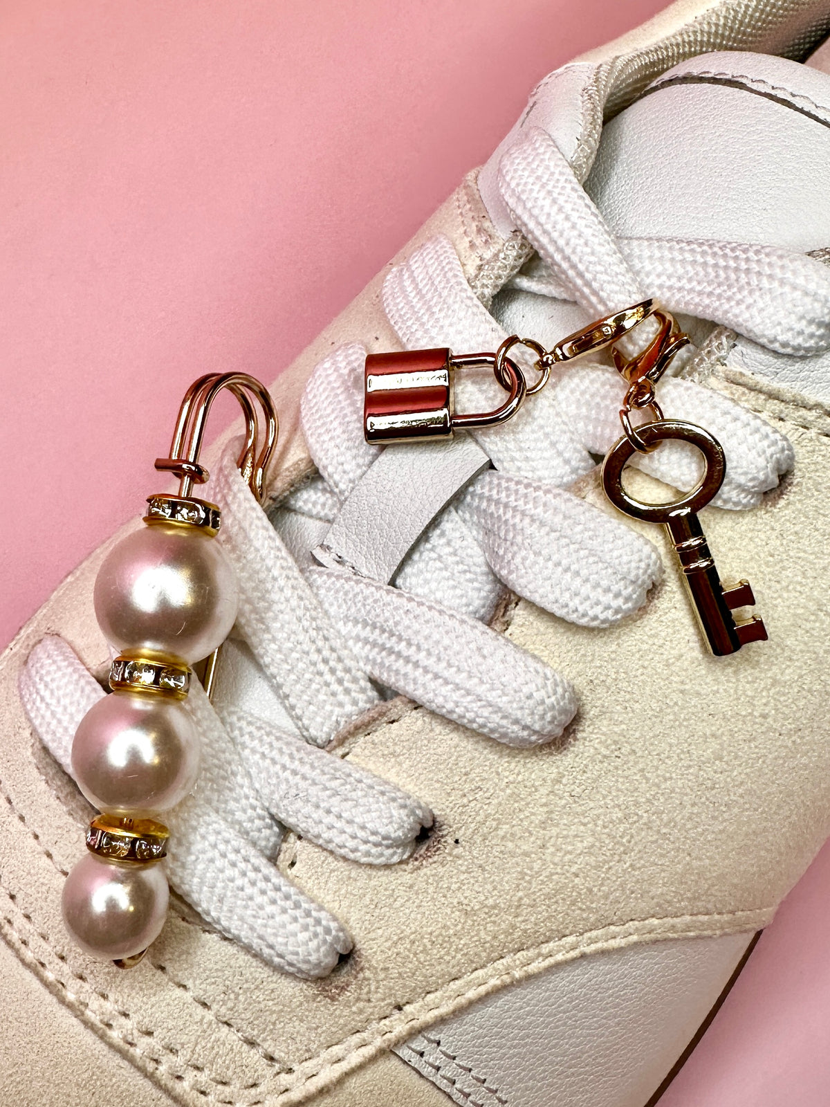 Charm Pearl Pin