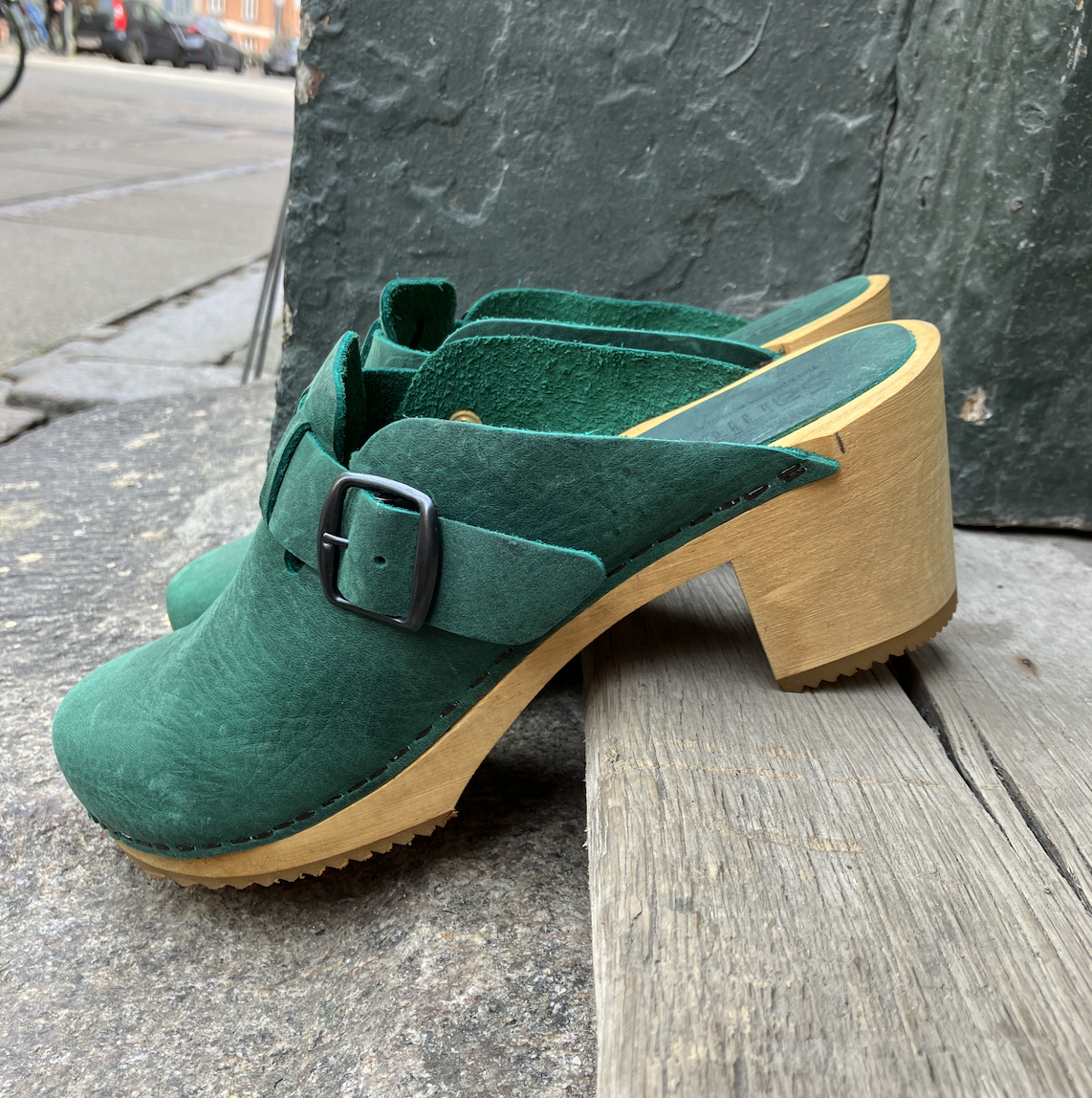 Sanita 2025 green clogs