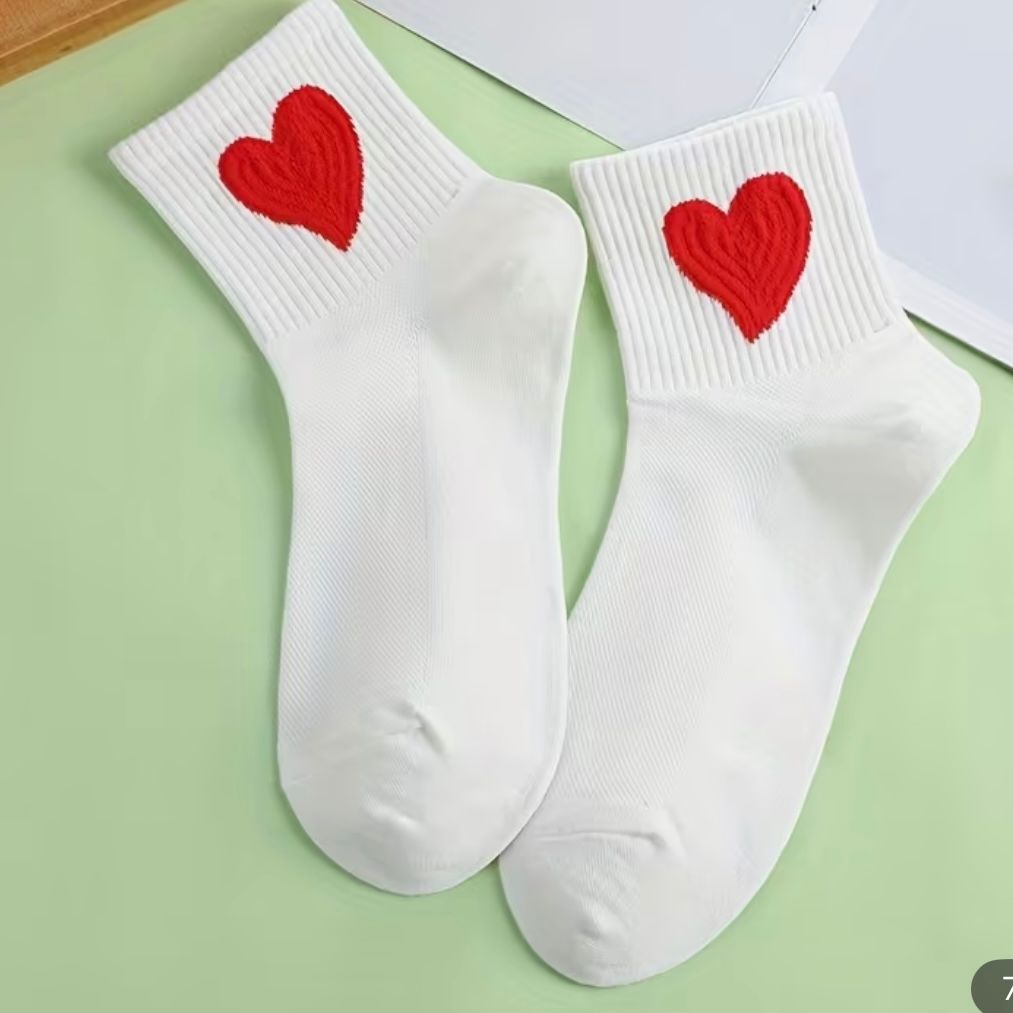 Hearts White - Mid Leg Socks